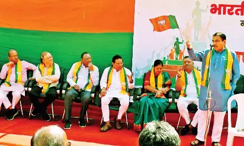 सरकार और राजा धर्मनिरपेक्ष हो सकते हैं, व्यक्ति नहीं : गडकरी