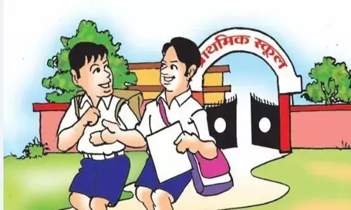 सरकारी नियमों से अभिभावक बेबस, बच्चों का नहीं हो रहा एडमिशन