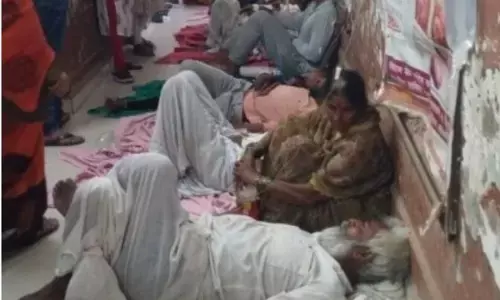 आंबिल पीने से 150 से अधिक लोग बीमार, अस्पताल में जगह न होने पर शादीखाने के हॉल में इलाज जारी