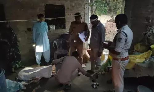 91 हजार की शराब और सिरप के साथ महिला गिरफ्तार, पति फरार