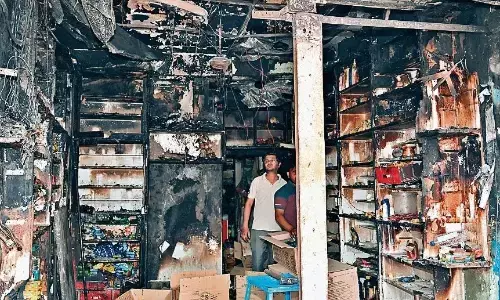 किराना दुकान में लगी भीषण आग, क्षेत्र में फैली दहशत, काबू पाने में लगे 2 घंटे