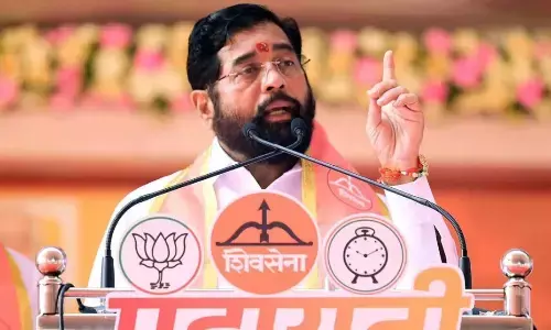 एकनाथ शिंदे ने पार्टी संगठन के कई पदाधिकारियों के साथ की अहम बैठक, इन मुद्दों पर दी चेतावनी एकनाथ शिंदे ने पार्टी संगठन के कई पदाधिकारियों के साथ की अहम बैठक, इन मुद्दों पर दी चेतावनी