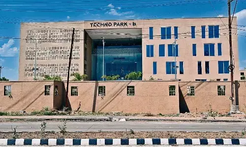 आईटी पार्क में भूमि आवंटन की ही मुख्य शर्त का हो रहा खुला उल्लंघन