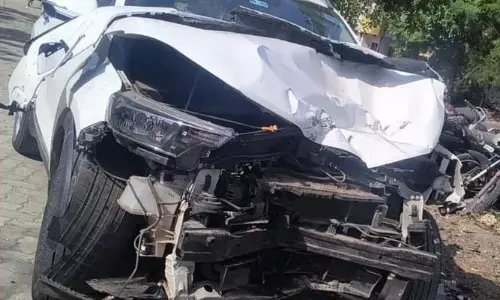 तेज रफ्तार कार ने छीनी दो जिंदगियां, बेलतरोड़ी क्षेत्र में दर्दनाक सड़क हादसा, पति-पत्नी की मौत