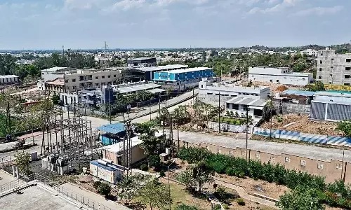 आईटी पार्क का सीवेज ट्रीटमेंट प्लांट तक फेल बिल्डिंग के पास खड़े होना भी हो रहा मुश्किल