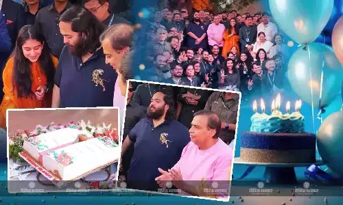 अनंत ने बीवी राधिका का हाथ थाम काटा बर्थडे केक, पिता मुकेश का लिया आशीर्वाद, तालियां बजाते दिखे जाह्नवी-रणवीर