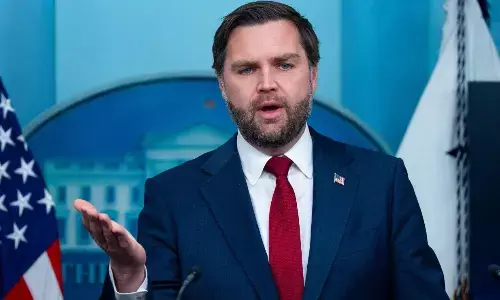 पाकिस्तान में प्रस्तावित शांति वार्ता में शामिल होने के लिए निकले जेडी वेंस, बातचीत को लेकर जताई ये उम्मीद