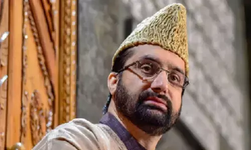 लोगों को हिंसा और तकलीफों के दुष्चक्र... मुस्लिम धर्मगुरु मीरवाइज उमर फारूक ने सीजफायर वार्ता पर दी प्रतिक्रिया