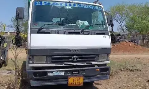 डीसीएम वाहन से ले जाए जा रहे चौदह नग भैंस वंशीय पशु पुलिस ने किए बरामद डीसीएम वाहन से ले जाए जा रहे चौदह नग भैंस वंशीय पशु पुलिस ने किए बरामद