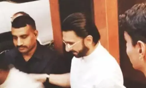 अभिनेता रणवीर सिंह संघ मुख्यालय पहुंचे, शाम को गुप्त भेंट के बाद मुंबई लौटे