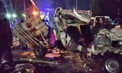 कटिहार जिले में बस ने पिकअप को मारी जोरदार टक्कर, 10 लोगों की मौत, 25 गंभीर रूप से घायल