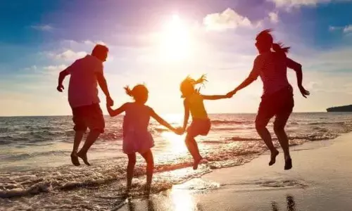 गर्मी की छुट्टियां बनाना चाहते हैं यादगार तो, परिवार के साथ यहां जाने का बनाएं प्लान, बच्चे खुशी से झूम उठेंगे गर्मी की छुट्टियां बनाना चाहते हैं यादगार तो, परिवार के साथ यहां जाने का बनाएं प्लान, बच्चे खुशी से झूम उठेंगे