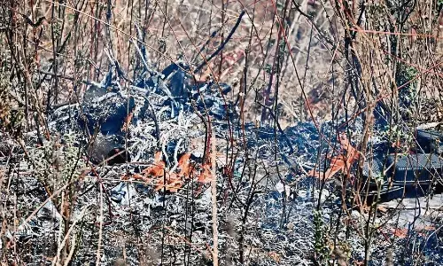 आग की लपटों में घिरी बरगी हिल्स की पहाड़ी, लोगों में फैली दहशत