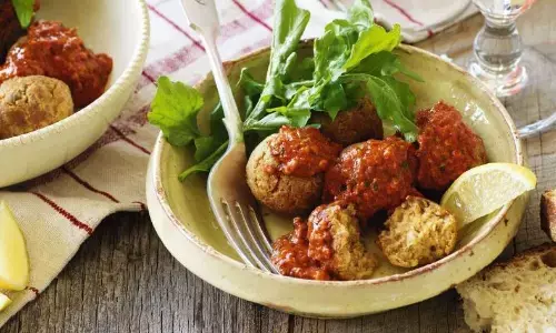 अपनी डाइट में प्रोटीन करें शामिल, घर पर बनाएं छोले की ये खास डिश, खाकर सभी करेंगे तारीफ