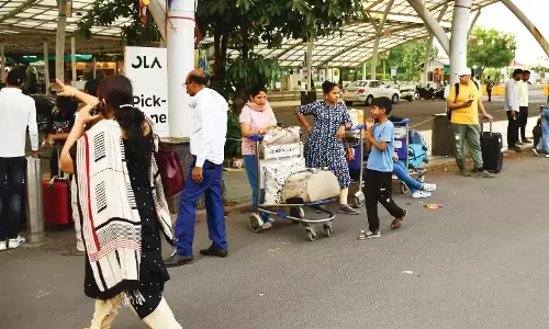 कैब हड़ताल जारी, मनपा ने बसें उतारीं, फ्लायर्स की दिक्कतों के चलते फैसला