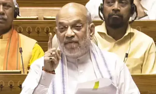 सिर्फ भाषण में नारे लगाने से देश का... लोकसभा में महिला आरक्षण बिल पर चर्चा के दौरान केंद्रीय गृह मंत्री ने कांग्रेस पर लगाए विरोध के आरोप