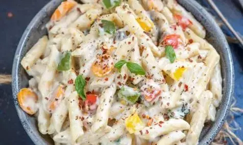 झटपट बनाएं मुंह में घुल जाने वाला क्रीमी व्हाइट सॉस पास्ता, रेस्टोरेंट जाना भूल ही जाएंगे