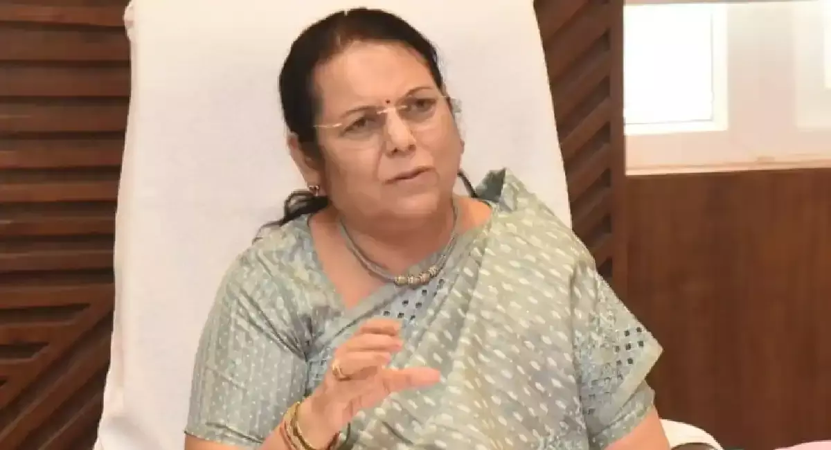 विधान परिषद की उपसभापति गोर्हे ने राहुल का पोस्टर जूता मारकर फाड़ा, कांग्रेस बोली- दोबारा विधायकी के लिए है किया