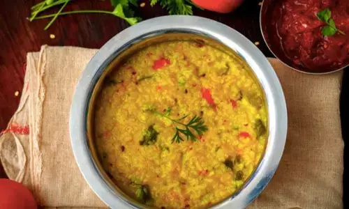 गर्मी में ऐसी रेसिपी ढूंढ रहे हैं जो झटपट हो जाए तैयार, तो यहां देखें दाल खिचड़ी बनाने की बहुत ही आसान रेसिपी, खाकर आ जाएगा मजा