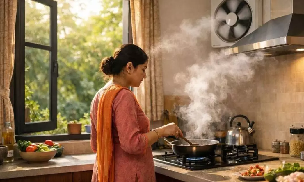 किचन में 10 मिनट भी खड़ा होना हो रहा मुश्किल, तो अपनाएं ये देसी टिप्स, किचन रहेगा ठंडा-ठंडा!