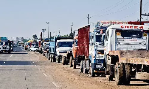 हाईवे के पंपों पर पेट्रोल-डीजल की नहीं हो रही नियमित सप्लाई, वाहन चालक हो रहे परेशान