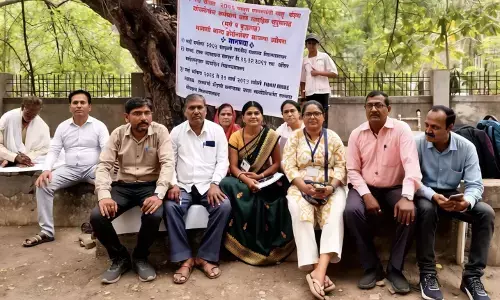 प्रधानमंत्री मातृत्व वंदन योजना के कर्मचाारियों का आंदोलन