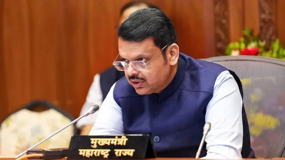 मुख्यमंत्री फडणवीस अब खुद रखेंगे विधायकों के विकास कार्यों पर नजर, फंड के दुरुपयोग पर लगेगी लगाम