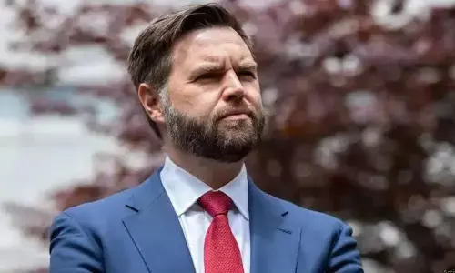 पाकिस्तान के कूटनीतिक प्रयासों को लगा बड़ा झटका! जेडी वेंस का इस्लामाबाद दौरा स्थगित, तेहरान ने बातचीत पर क्या कहा?