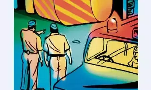 माइनिंग कार्रवाई के दौरान युवक की मौत का मामला, शव रखकर चकाजाम, प्रदर्शन