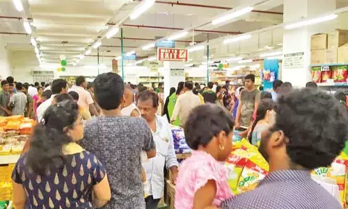 डी-मार्ट में फायर सेफ्टी नियमों की खुलेआम धज्जियां, प्रबंधन आंखें मूंदे बैठा है... जिम्मेदार कौन