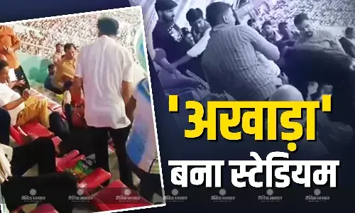 लखनऊ और राजस्थान मैच के दौरान स्टेडियम में चले लात-घूंसे, सोशल मीडिया पर वायरल हो रहा वीडियो