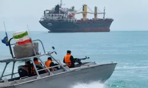होर्मुज में जिन दो जहाजों पर हुई थी फायरिंग, उन जहाजों पर 22 भारतीय नाविक शामिल, भारत सरकार ने सुरक्षा को लेकर जाहिर की चिंता