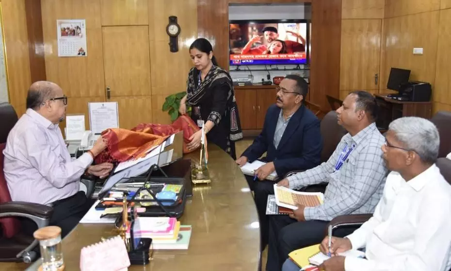 राज्यपाल ने कोसा वस्त्रों के नवाचार और बुनकरों के आर्थिक सशक्तिकरण पर दिया जोर