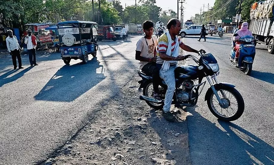 बेहद खतरनाक हुए डिवाइडर्स के बीच के कट और यू-टर्न पॉइंट, जानलेवा साबित हो रही जरा सी चूक