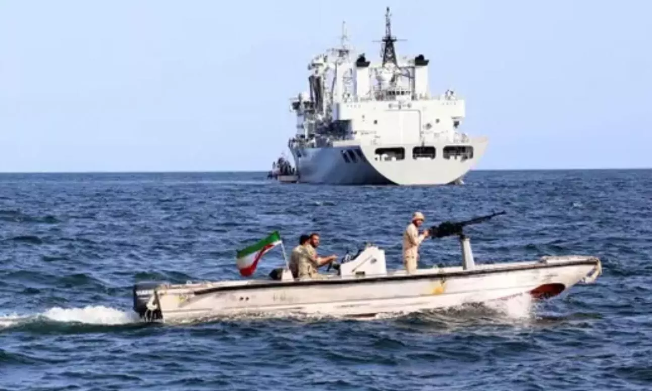 पाकिस्तान में शांति वार्ता की संभावना के बीच ईरानी नौसेना ने होर्मुज में दी चेतावनी, कहा- अगर अमेरिकी नाकेबंदी नहीं रूकी तो...