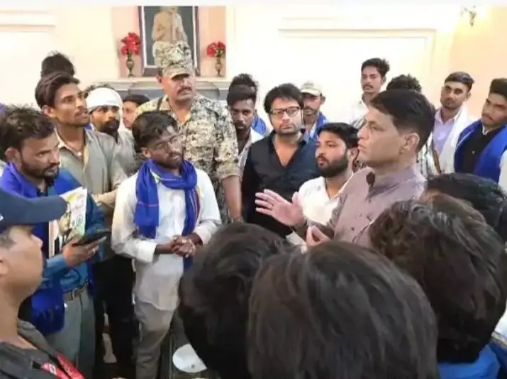 बुंदेलखण्ड पाखण्ड से नहीं संविधान से चलेगा: दामोदर यादव