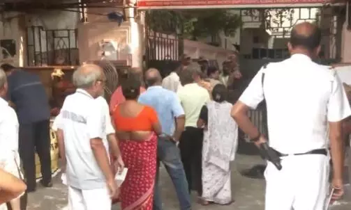 पश्चिम बंगाल के दूसरे चरण की वोटिंग शुरु,पोलिंग बूथ पर मतदाताओं की लगी लंबी लाइन