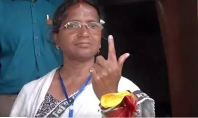 RG कर मेडिकल कॉलेज दुष्कर्म और हत्या की पीड़िता की मां और पानीहाटी से BJP प्रत्याशी रत्ना देबनाथ ने किया मतदान