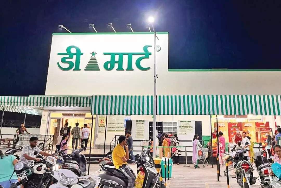 आग उगलते सूरज ने डी-मॉर्ट की पार्किंग को बनाया भट्ठी