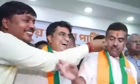 बंगाल में बीजेपी की प्रचंड जीत के बाद पार्टी ऑफिस में खुशी का माहौल,नंदीग्राम और भवानीपुर सीट से विजय हुए अधिकारी भी हुए शामिल