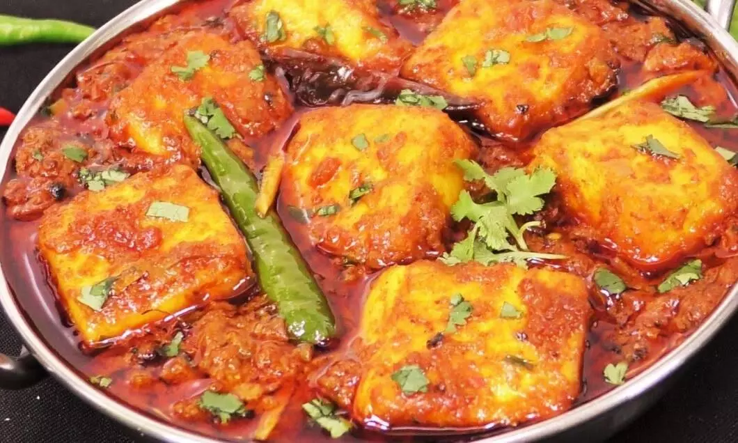 मां को खिलाएं घर की बना स्मोकी पनीर, टेस्टी इतनी कि होटल के स्वाद को भी छोड़ दे पीछे