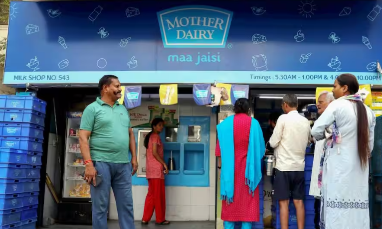अमूल के बाद अब मदर डेयरी ने बढ़ाए दूध के दाम, कल से नई कीमतें होंगी लागू