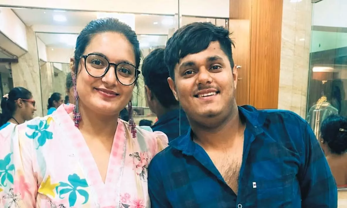 बिना कहे समझ जाते हैं एक-दूसरे की भावनाएं, जो समझे अहसास - दोस्ती, समझ और सपोर्ट का होता है रिश्ता बिना कहे समझ जाते हैं एक-दूसरे की भावनाएं, जो समझे अहसास - दोस्ती, समझ और सपोर्ट का होता है रिश्ता