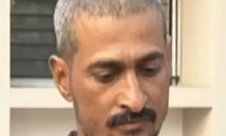 धनंजय देशमुख के खिलाफ दर्ज मामला - खिंडकर के सिर पर पिस्तौल तानकर जान से मारने की धमकी देने का आरोप धनंजय देशमुख के खिलाफ दर्ज मामला - खिंडकर के सिर पर पिस्तौल तानकर जान से मारने की धमकी देने का आरोप