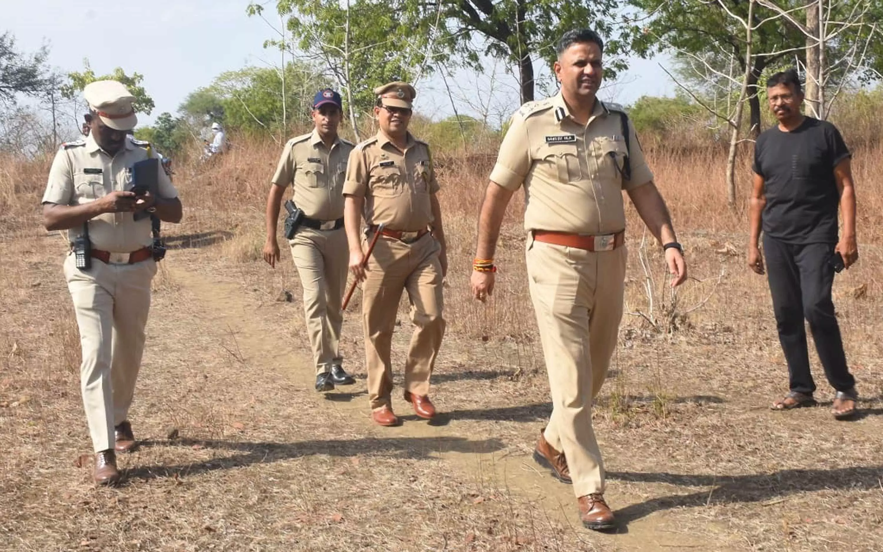 मुंह और पेट में रॉड घुसाकर हत्या, पहचान मिटाने शव को जलाया