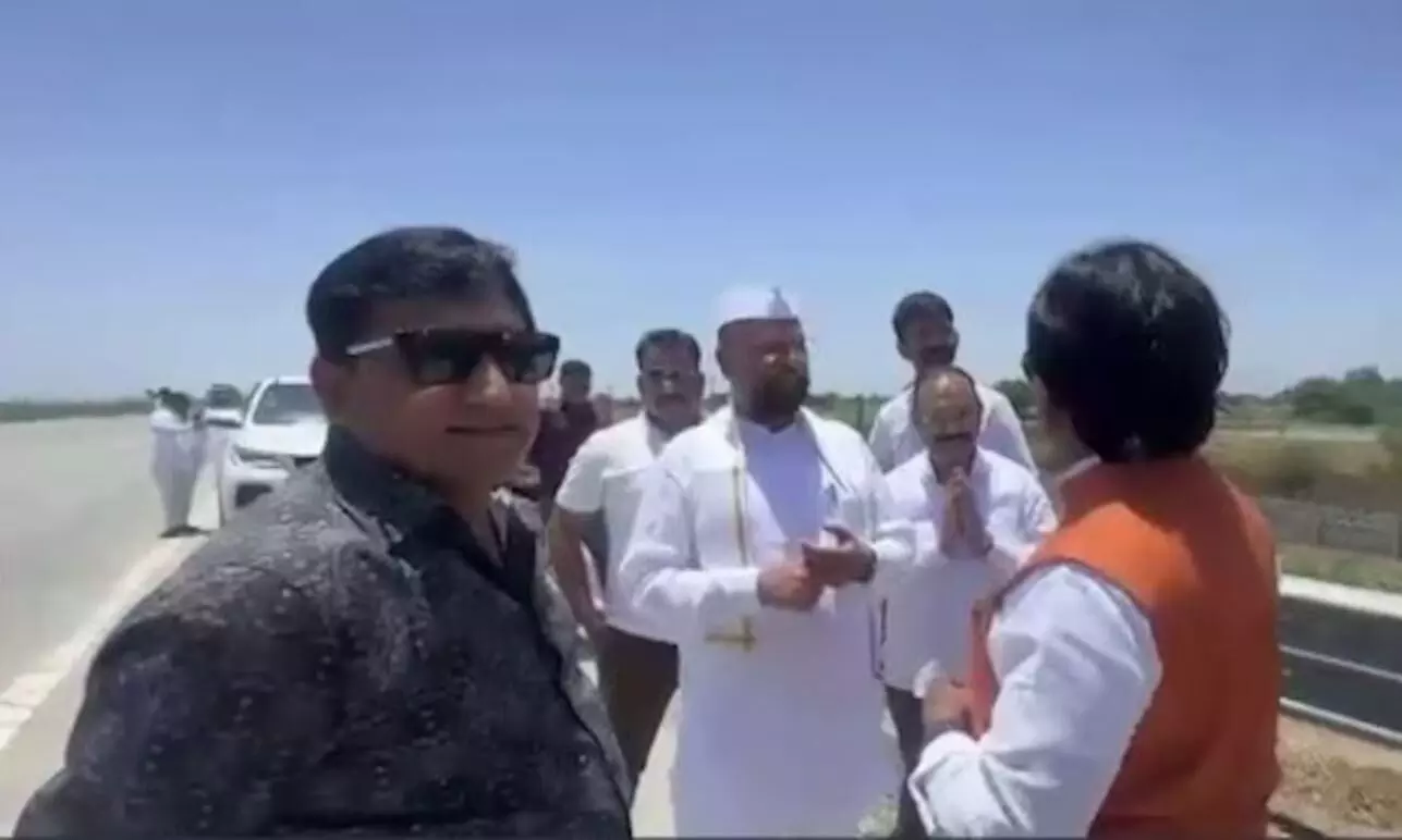 क्या फिर से शिवसेना के दोनों गुट आएंगे साथ? शिंदे और ठाकरे खेमे के सीनियर लीडर्स हाईवे पर गले मिले, इससे पहले भी एक होने के मिले थे संकेत