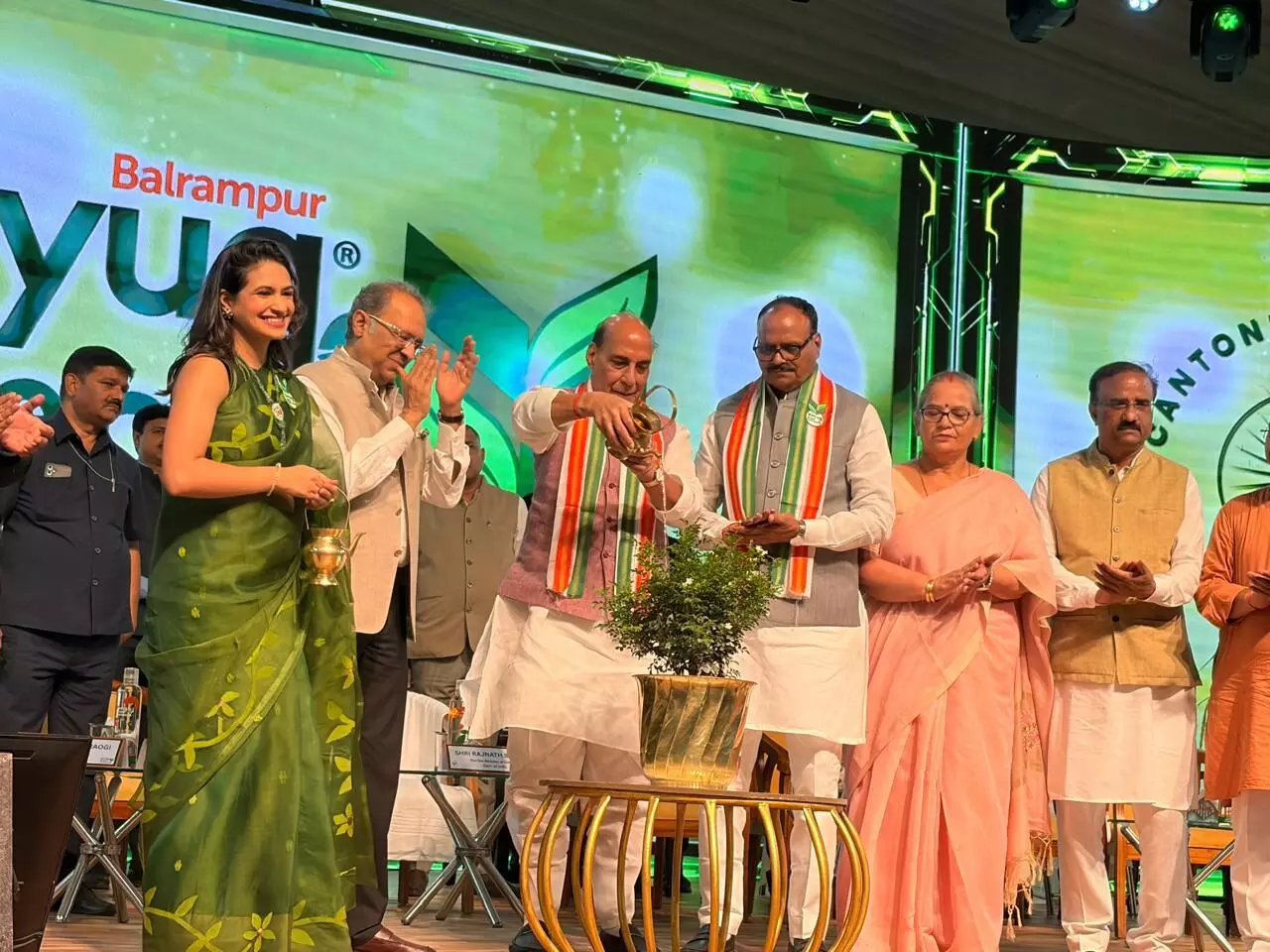 विश्व पर्यावरण दिवस पर लखनऊ से उठी हरित क्रांति की नई आवाज, रक्षा मंत्री राजनाथ सिंह ने सराहा