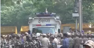 कॉकरोच जनता पार्टी का जंतर-मंतर पर प्रदर्शन, एयपोर्ट से थाने अब धरना स्थल पर पहुंचे संस्थापक, भारी पुलिस बल तैनात
