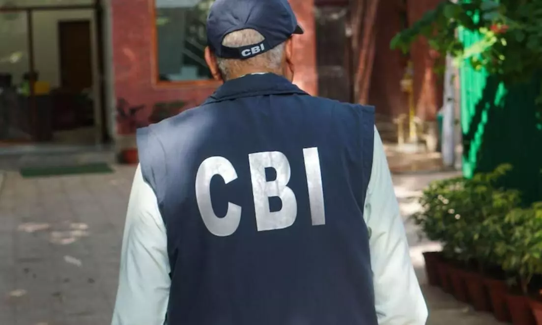 सुवेंदु सरकार ने CBI को जांच करने की दी पूरी छूट, अब अपराध में शामिल इन कर्मचारियों के लिए नहीं लेनी होगी अनुमति सुवेंदु सरकार ने CBI को जांच करने की दी पूरी छूट, अब अपराध में शामिल इन कर्मचारियों के लिए नहीं लेनी होगी अनुमति