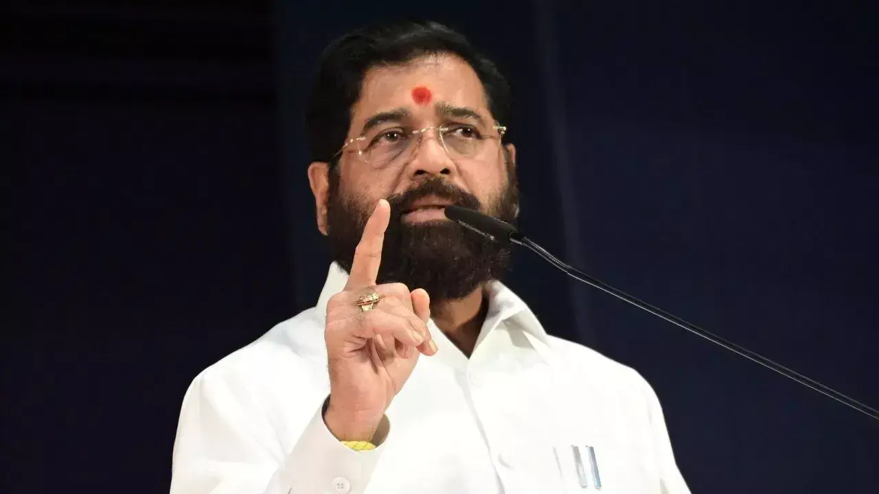 एकनाथ शिंदे को निमंत्रण न मिला तो मंत्रियों ने मंत्रिमंडल बैठक में उठाया मामला